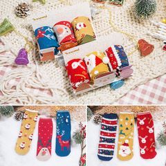 冬日暖心禮遇——新款3雙禮盒襪，可愛卡通中筒棉襪